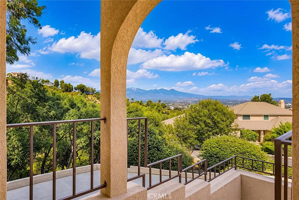 4 bed, 3.5 bath, 3586 sqft, $6,800 — Photo 4