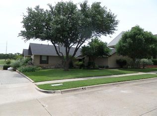 1305 Woodlake Dr, Corinth, TX 76210