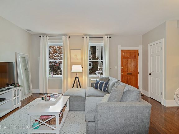 2nd image of 3309 N Hoyne Ave #1