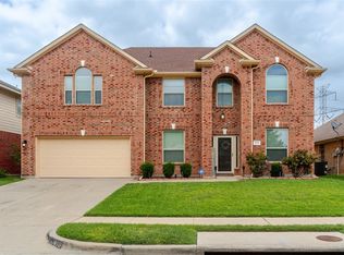 419 Kingfisher Ln, Arlington, TX 76002