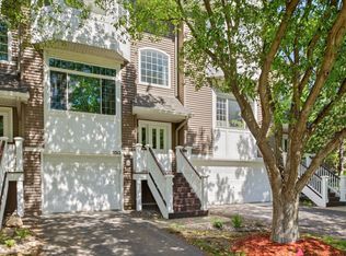 10512 8th Ave N, Plymouth, MN 55441