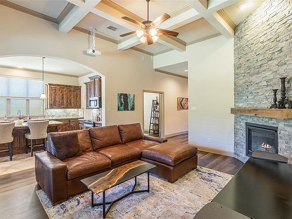 5th image of 1609 Trowbridge Cir