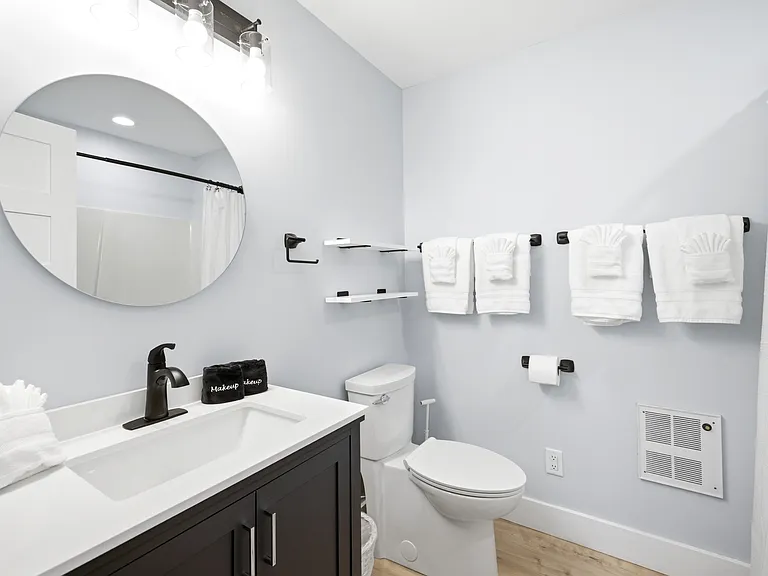 15775 Lakeshore Rd #2 — Photo 11
