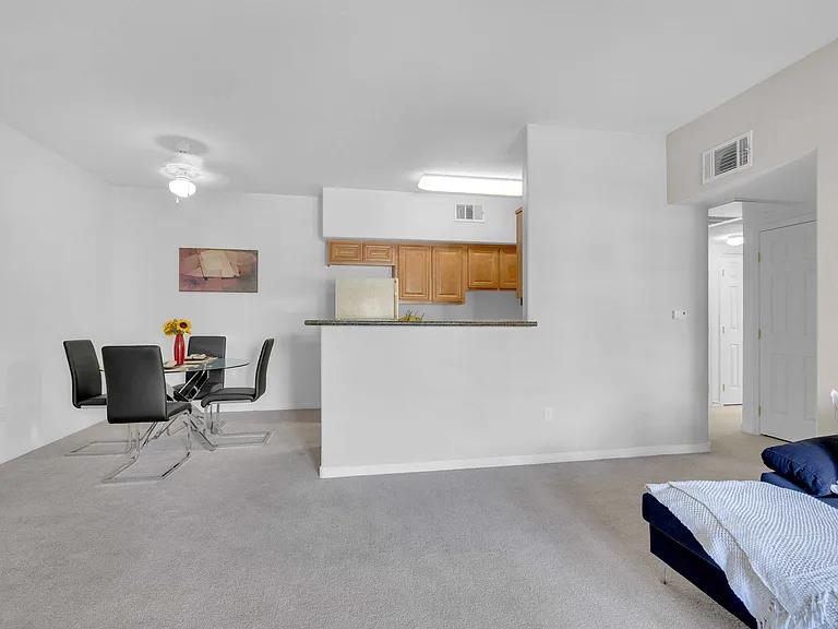 9925 W Russell Rd — Photo 13