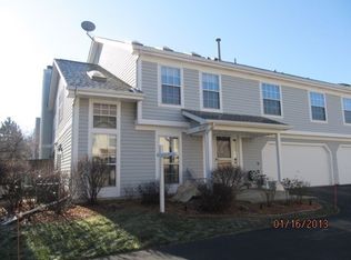 3S122 Timber Dr, Warrenville, IL