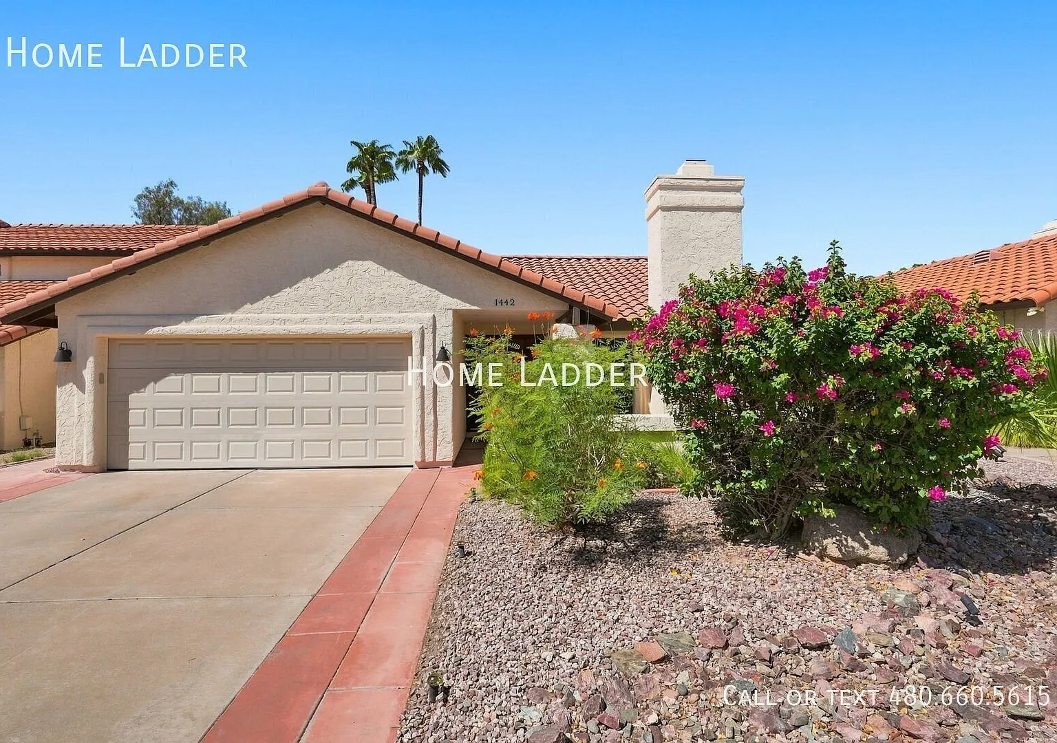 Beautiful 3 Bedroom, 2 Bathroom Tempe Home with Sparkling Pool! — Photo 1