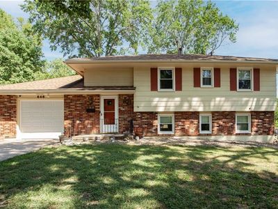 646 E Red Rd, Independence, MO, 64055