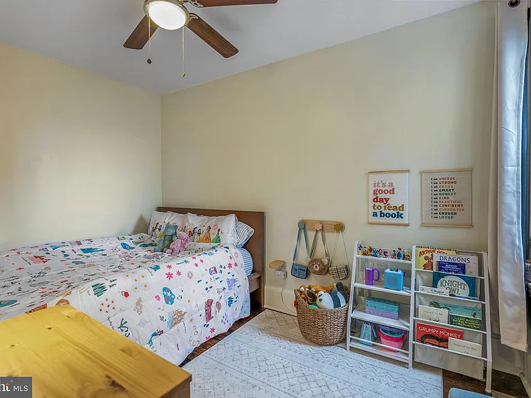 3183 E Thompson St — Photo 19