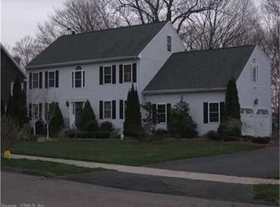 5 Autumn Leaves Rd, Wallingford, CT 06492