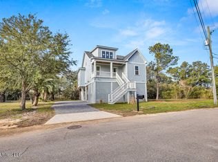 131 Terrace Ave, Pass Christian, MS 39571