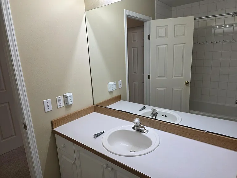 12539 NE 7th Pl #1 — Photo 13