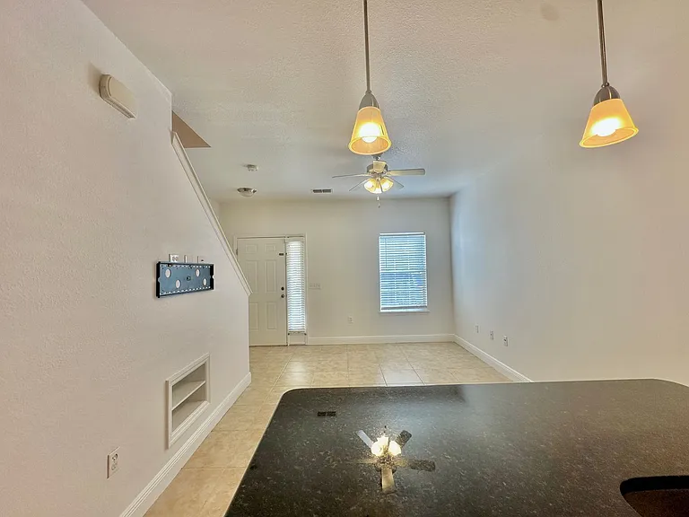2926 SW 35th Pl #6 — Photo 11