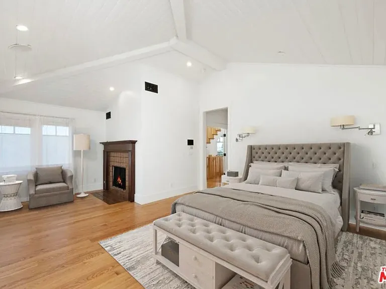 44 Sunset Ave #1 — Photo 4