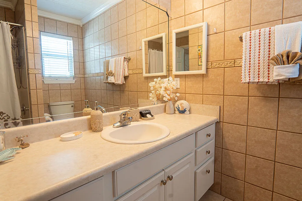 2 bed, 1225 sqft, $2,400 — Photo 3