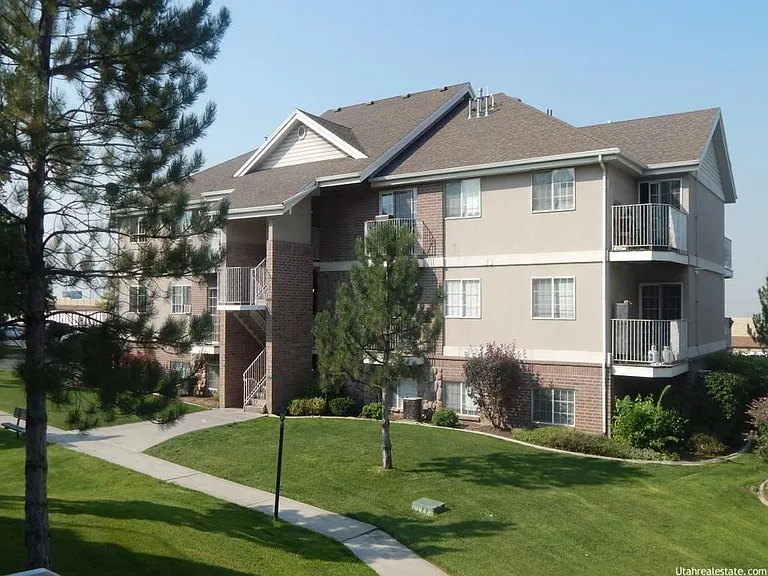 1426 N 1300 W — Photo 21