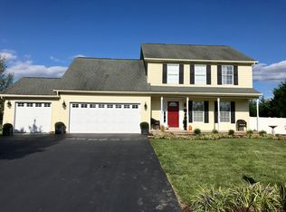 25 Los Alamitos Cir, Hanover, PA 17331