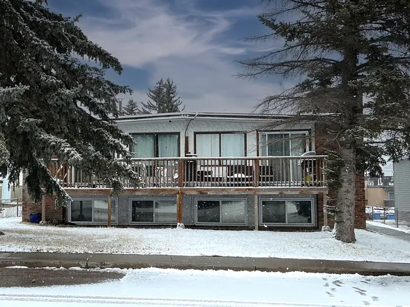 3 Sabrina Rd SW, Calgary, AB T2W 1P9