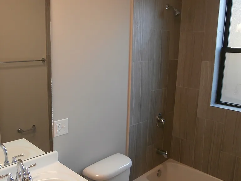 6601-03 N Campbell Avenue W Albion Ave #2450-52 — Photo 7