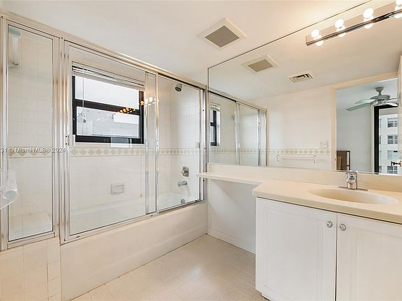 4th image of 2575 S Bayshore Dr #16B