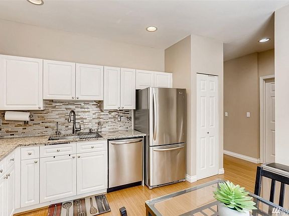 2nd image of 17917 NE 93rd Way Unit 1