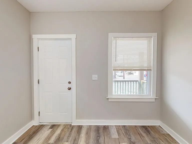 4420 Bush Ave — Photo 32