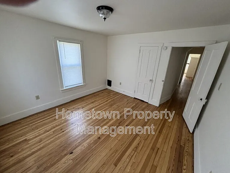 1135 E Chestnut St — Photo 3