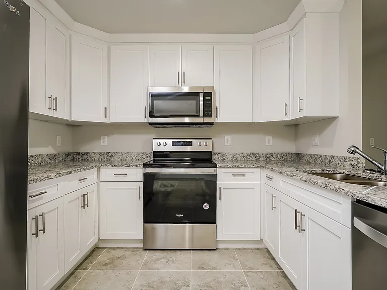 1037 Kimberly Ave — Photo 7