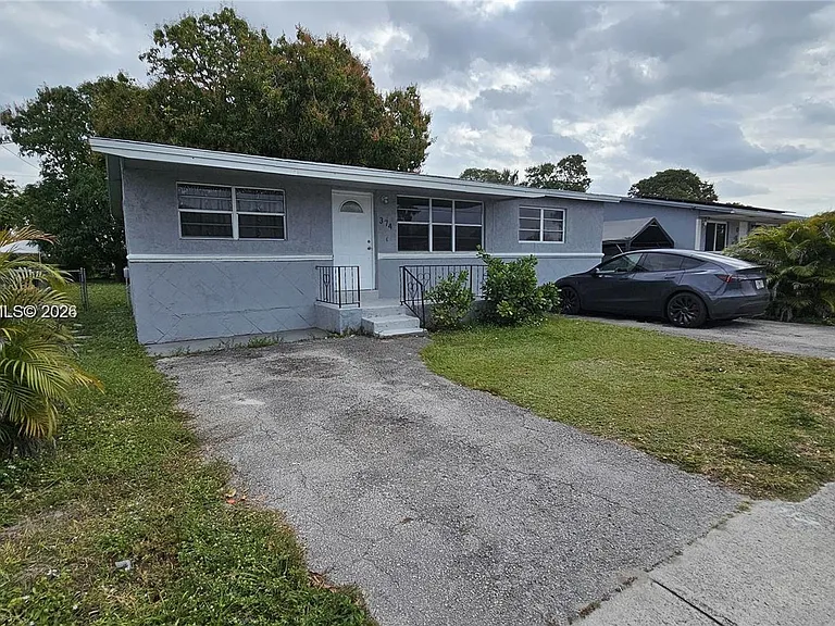 374 NW 31st Ave — Photo 1