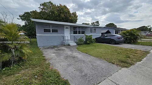 374 NW 31st Ave Photo 1