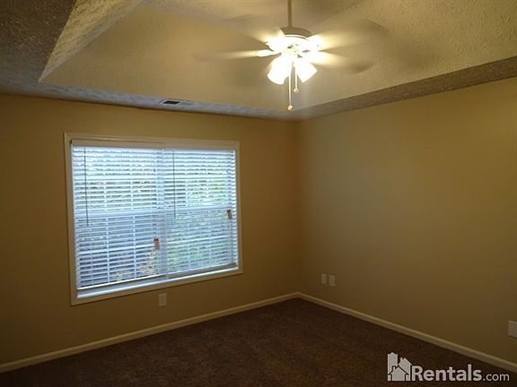 5th image of 1028 Pepper Cir