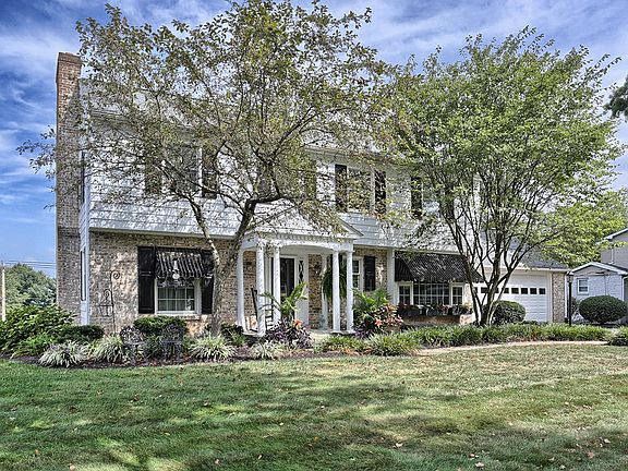 2nd image of 703 Hilltop Dr
