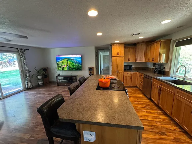 21103 Lancelot Ave — Photo 3