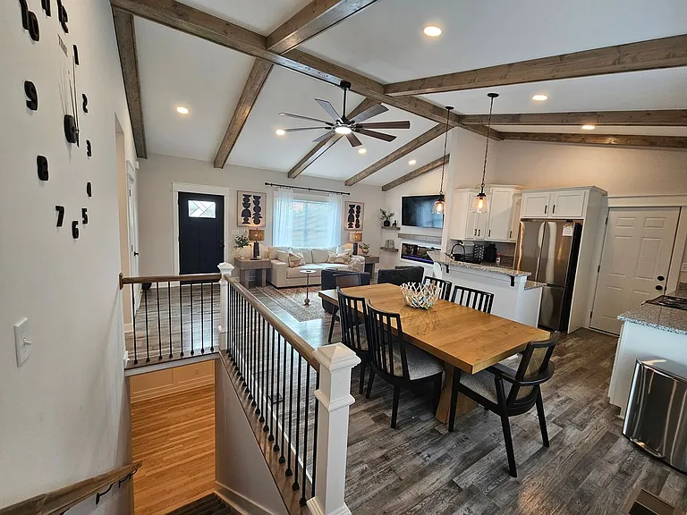 710 Orchard St — Photo 17