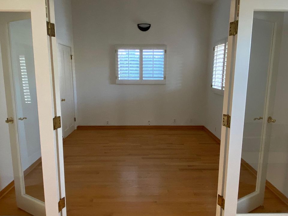 1st image of 2259 Pelham Ave