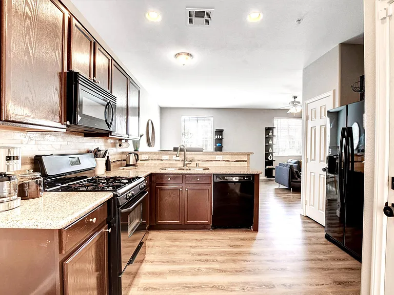 10616 Bear Lodge Ct — Photo 10
