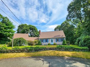 6 Pheasant Ln, Buzzards Bay, MA 02532