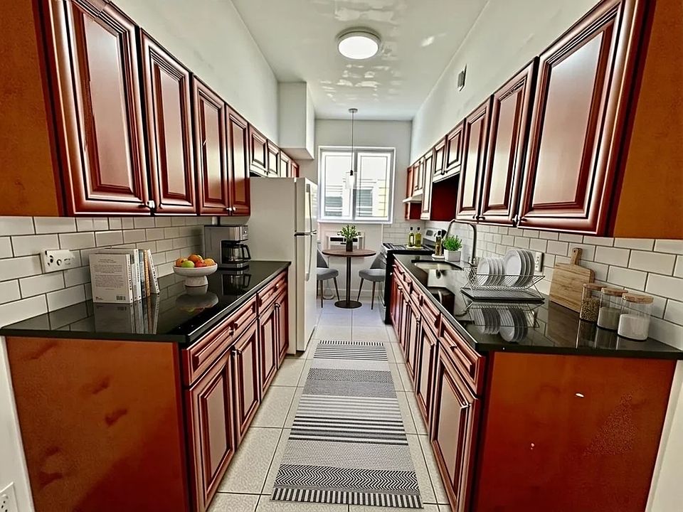 1st image of 1638 W 12th St #1F