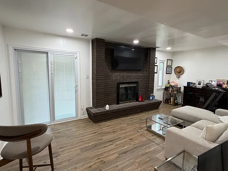 1582 Taylor Dr #1582 — Photo 3