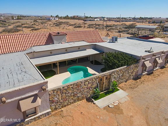 2nd image of 5566 Desert Willow Dr