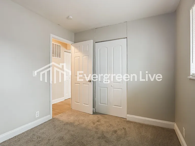 8816 Montery Ct — Photo 11