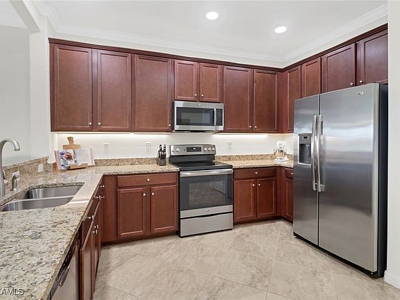 4th image of 10212 Prato Dr