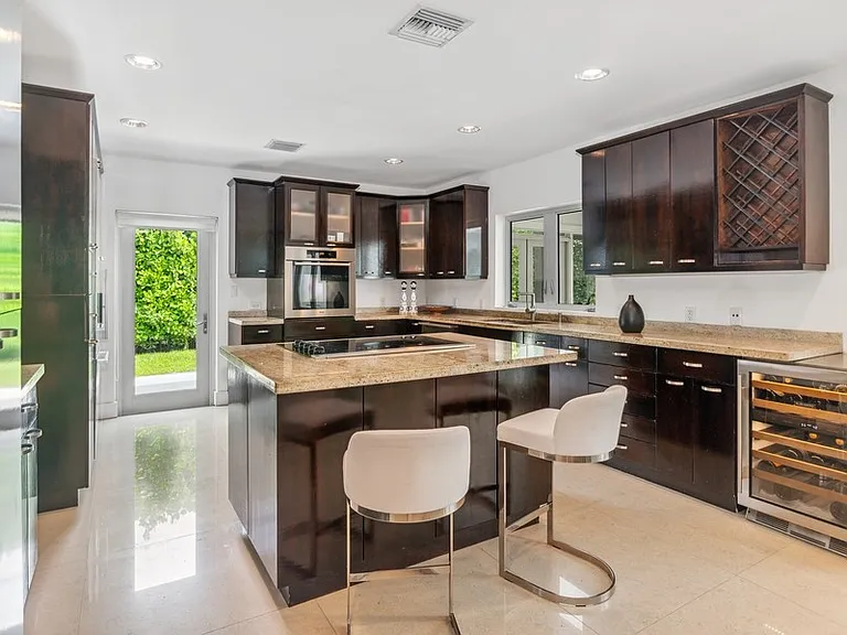 SW 63rd Pl — Photo 13