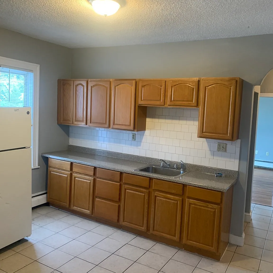 2 bed, 1.0 bath, 800 sqft, $2,400 — Photo 2