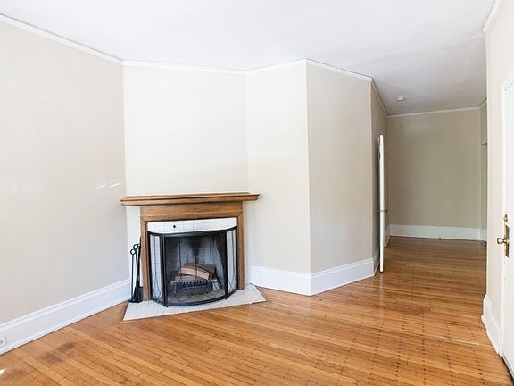 3rd image of 2216 E Ivanhoe Pl #2214-1