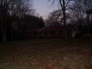 2nd image of 1946 Highland Ln