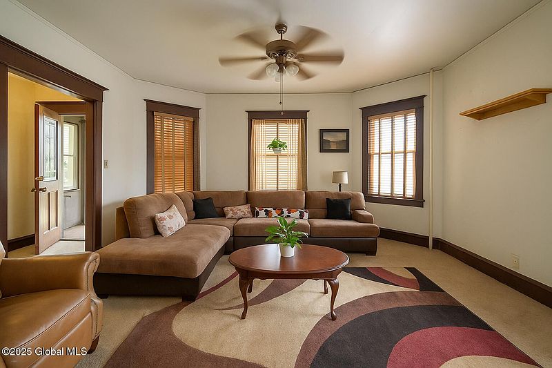3rd image of 7 S Dove Street
