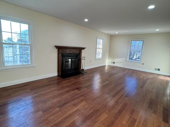 611 Wellington Place, Aberdeen, NJ 07747