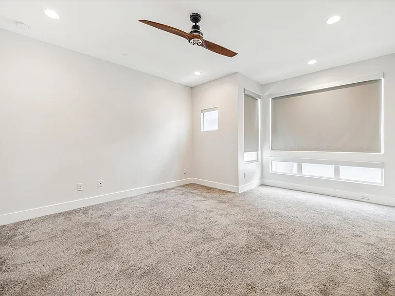 1827 Ennis St — Photo 19