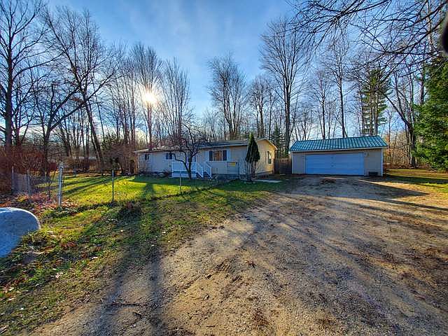 1st image of 2871 N Athey Ave