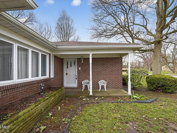 2nd image of 3431 Cragmoor Ave